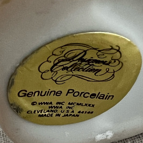 1980's Designer Collection Genuine Porcelain Figurine 4” Tall Boy and Girl. - Picture 7 of 7